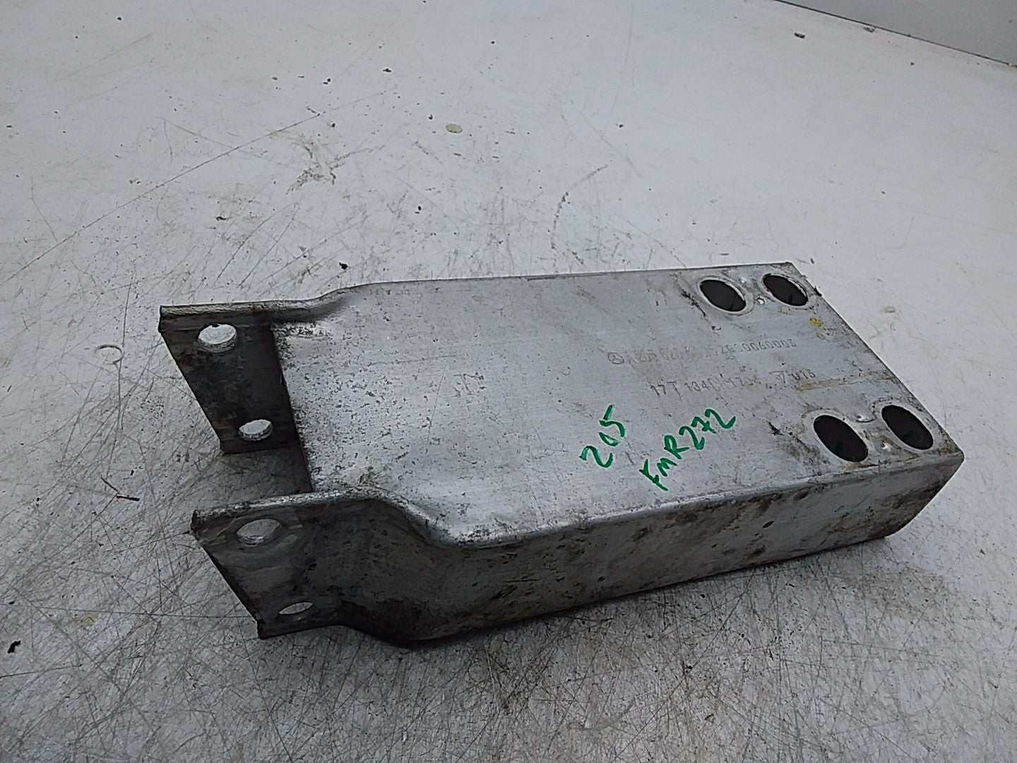 MERCEDES C-CLASS W205 BUMPER REINFORCEMENT BRACKET RIGHT SIDE A2056200495 FMR272