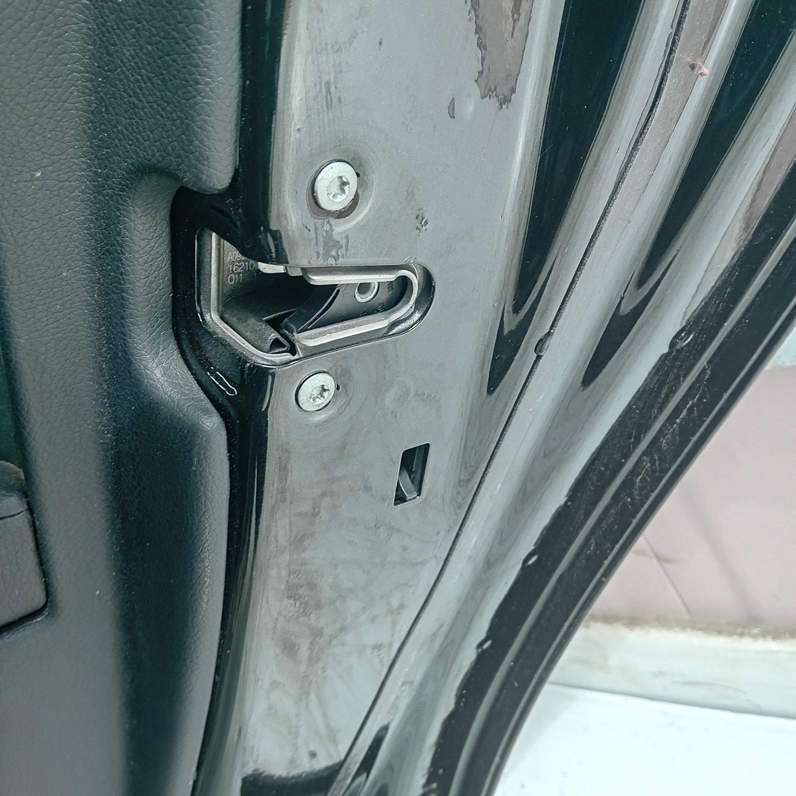 MERCEDES BENZ C-CLASS W205 DRIVER SIDE REAR DOOR O/S/R BLACK COMPLETE FMD142