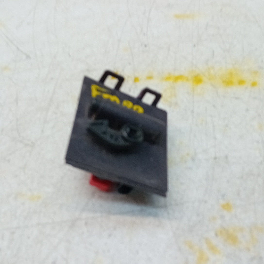 MERCEDES BENZ FUEL FILLER FLAP LOCKING MOTOR A0008207703 FM001331