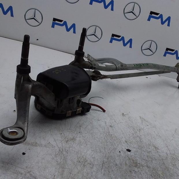 MERCEDES BENZ GLC W253 WINDSCREEN WIPER LINKAGE MOTOR   A2538205600 FMR436