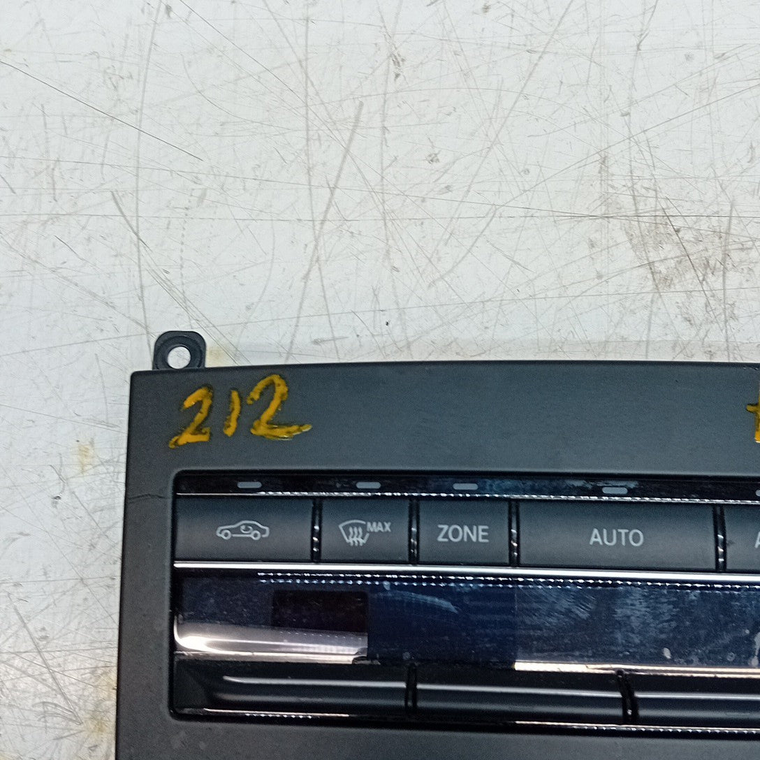 MERCEDES BENZ  E-CLASS W207 W212 CLIMATE CONTROL PANEL A2129006527 2016 FM001542
