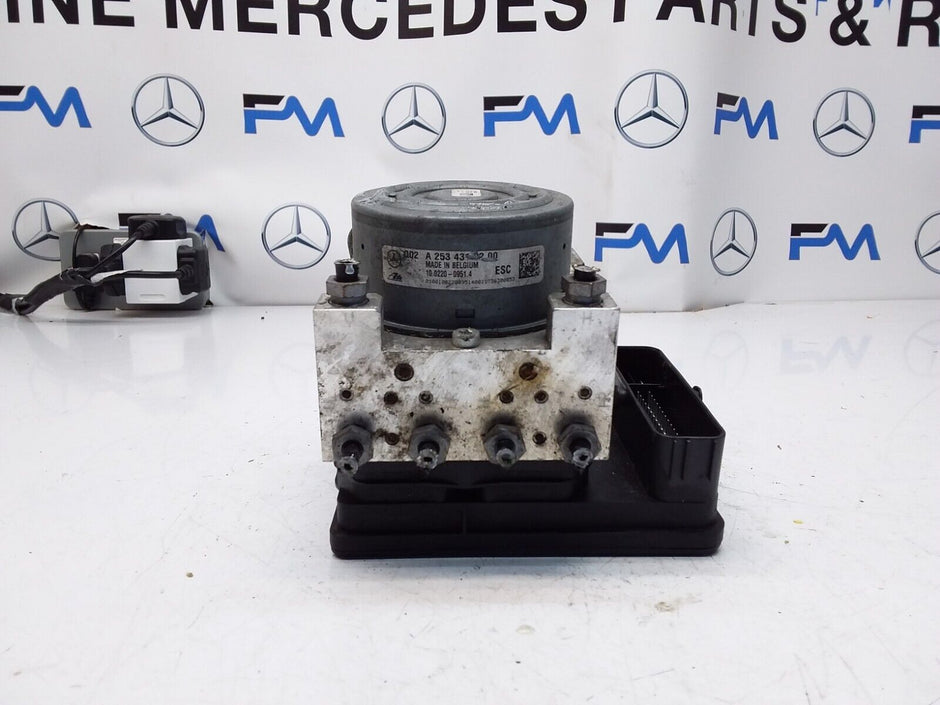 MERCEDES C-CLASS W205 ABS PUMP MODULE CONTROL UNIT A2539011400 FM00428