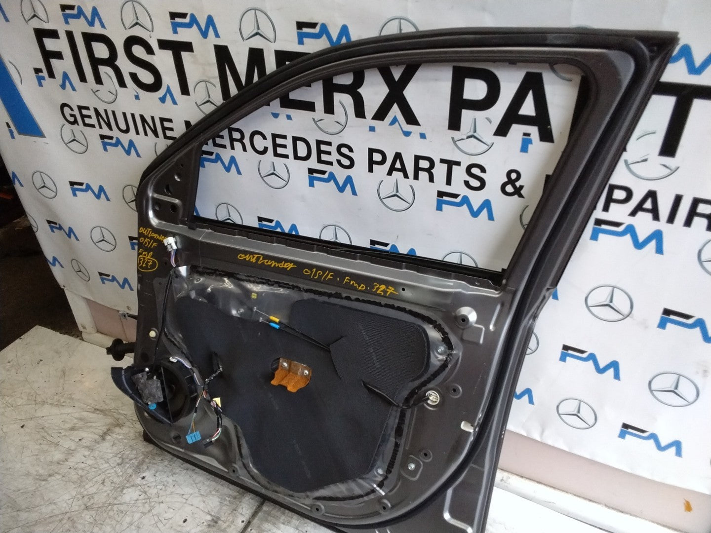 MITSUBISHI OUTLANDER MK3 DRIVER FRONT DOOR OSF GREY 2013 ON  FMD327