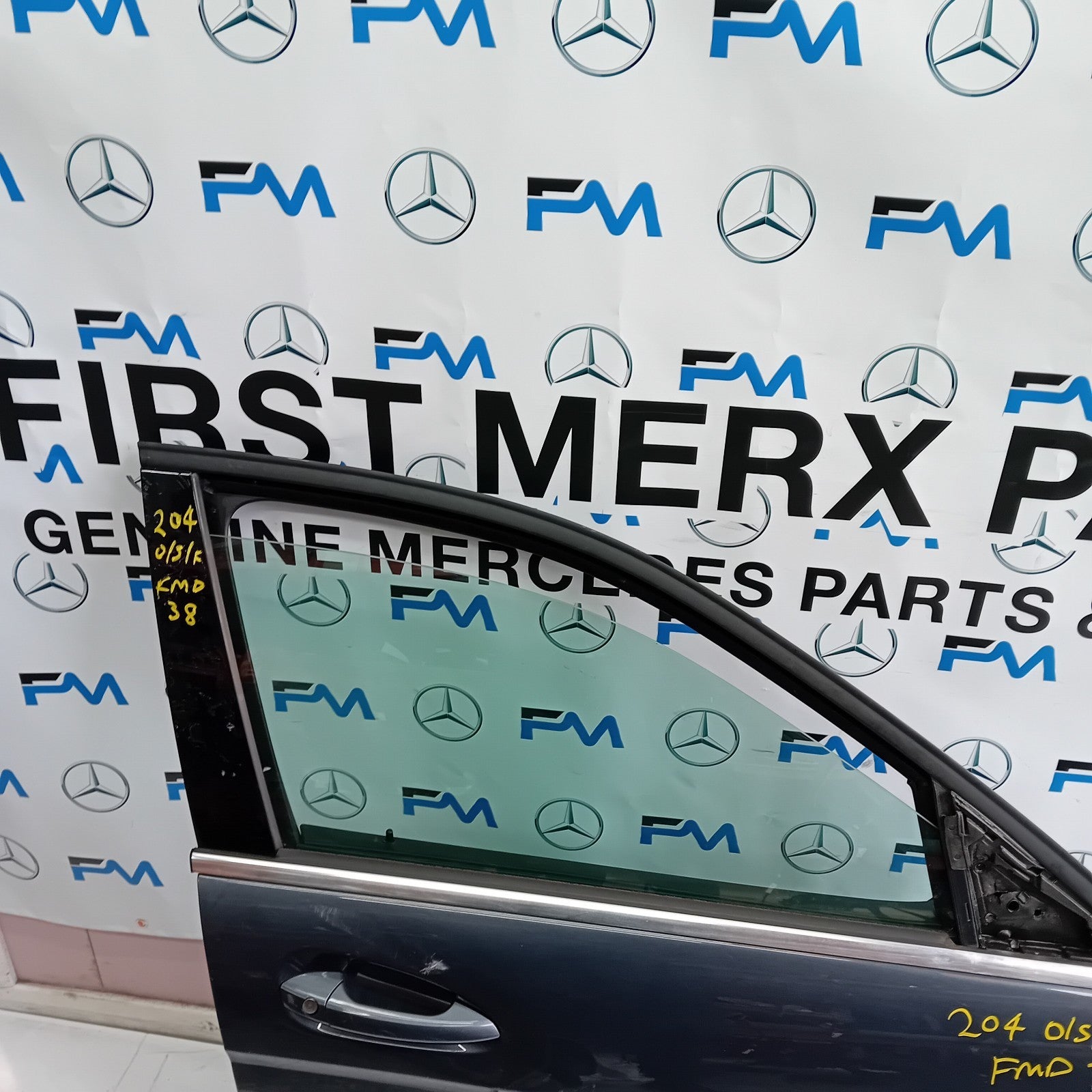 MERCEDES C-CLASS W204 DRIVER SIDE FRONT DOOR O/S/F COMPLETE GREY FMD38