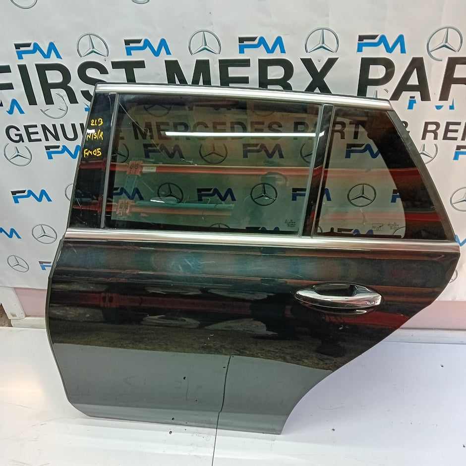 MERCEDES BENZ E-CLASS  W213 PASSENGER SIDE REAR DOOR ( NEAR SIDE REAR ) FM05