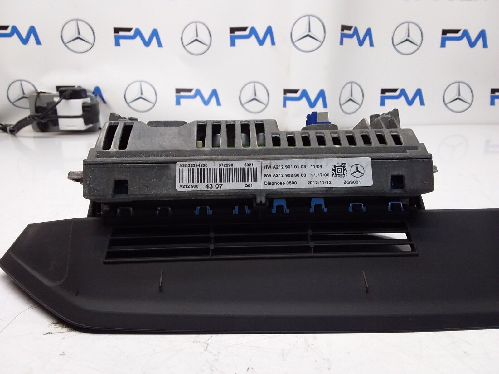 MERCEDES E-CLASS W212 2012 SAT NAV MULTIMEDIA SCREEN A2129004307 FM00698
