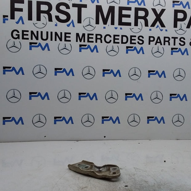 MERCEDES  C-CLASS W205 FRONT LEFT SUBFRAME MOUNTING BRACKET A2053230140 FMR428