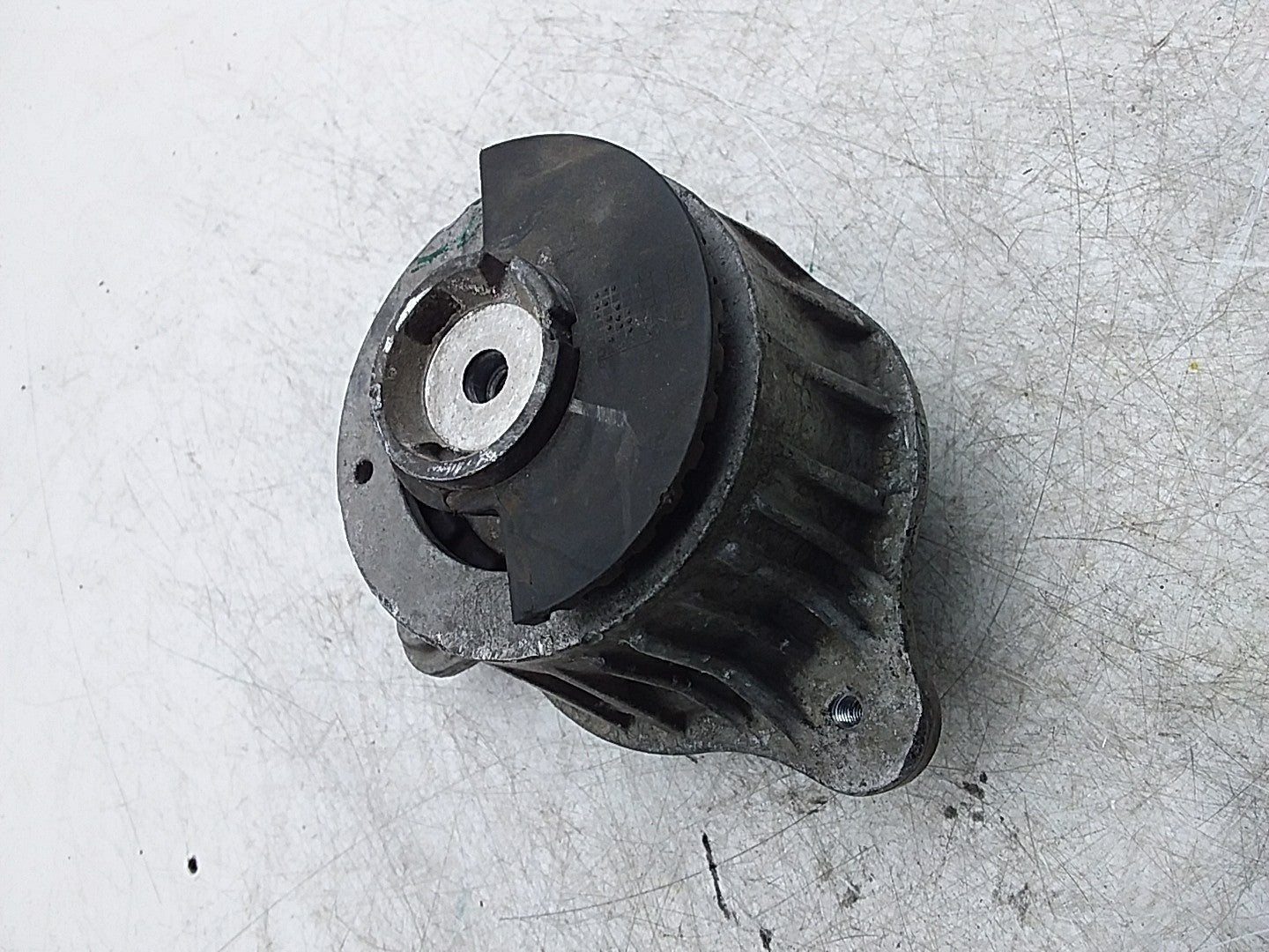 MERCEDES BENZ  E-CLASS  W213  ENGINE MOUNT LEFT NS A2132400500 FMR355