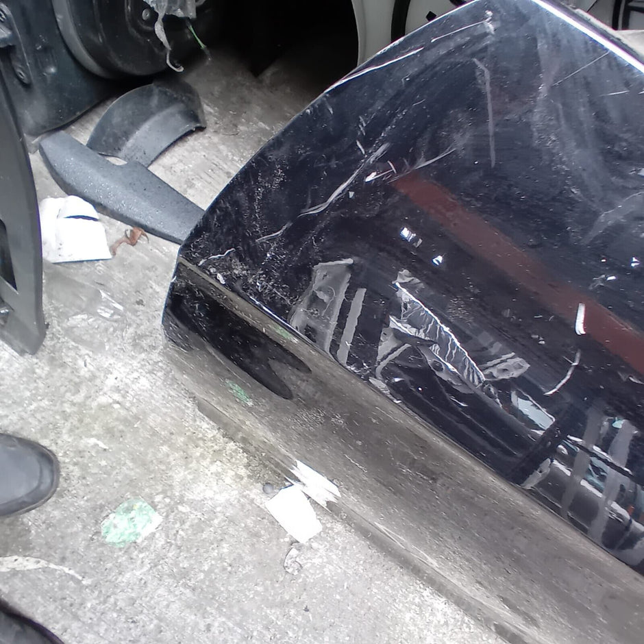 MERCEDES BENZ E-CLASS COUPE  W207  PASSENGER SIDE  DOOR ( NEAR SIDE )