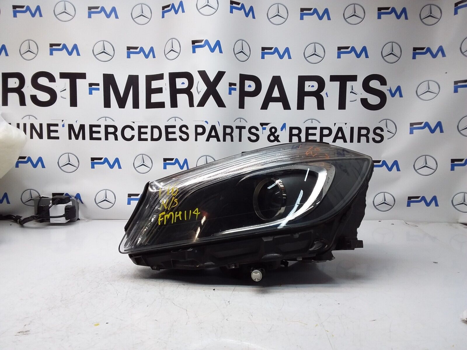2016 MERCEDES A-CLASS W176 HEADLIGHT PASSENGER NS A1768202961 FMH114 (Damaged)