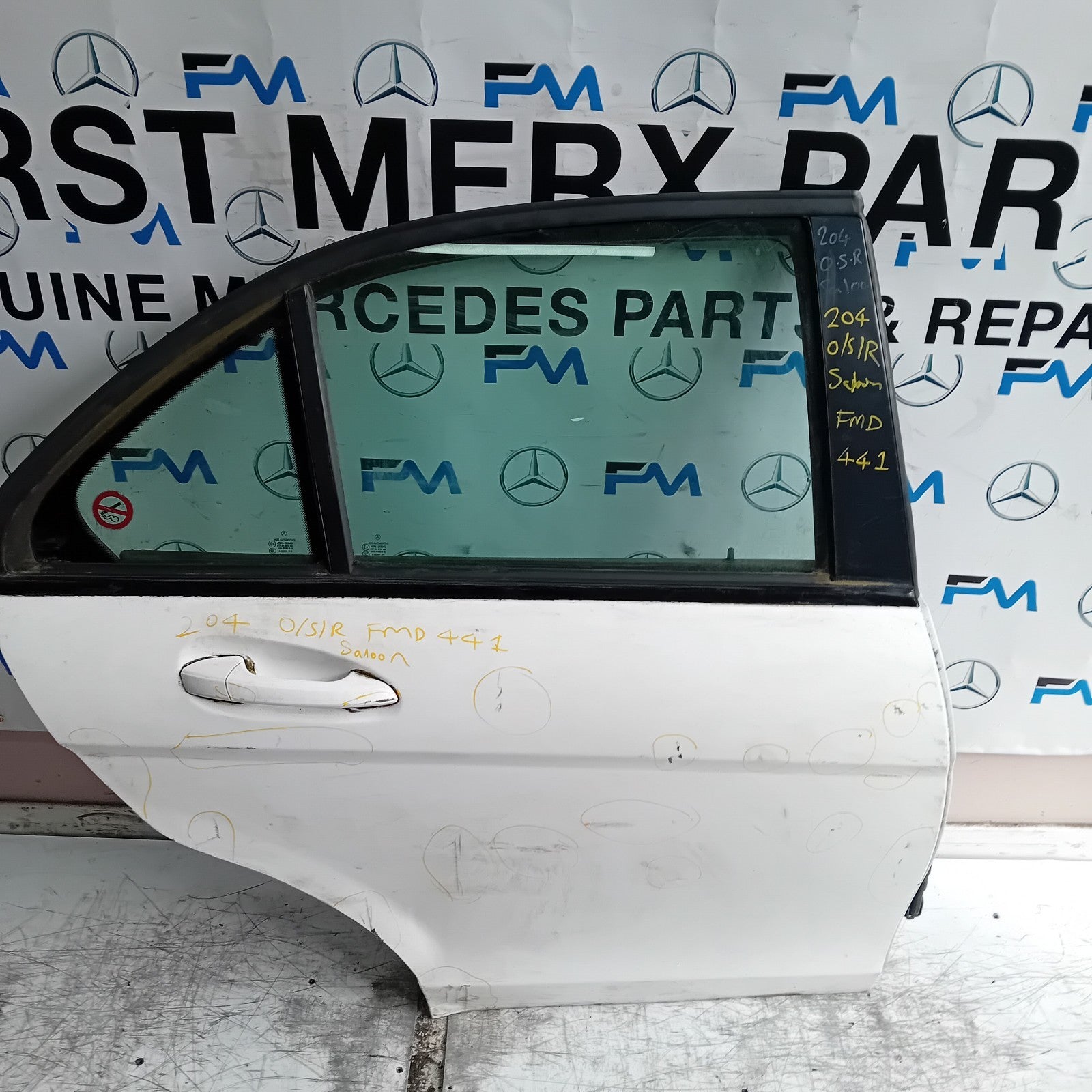MERCEDES C-CLASS W204 SLN DRIVER REAR DOOR OSR WHITE 2008-2014 COMPLETE FMD441