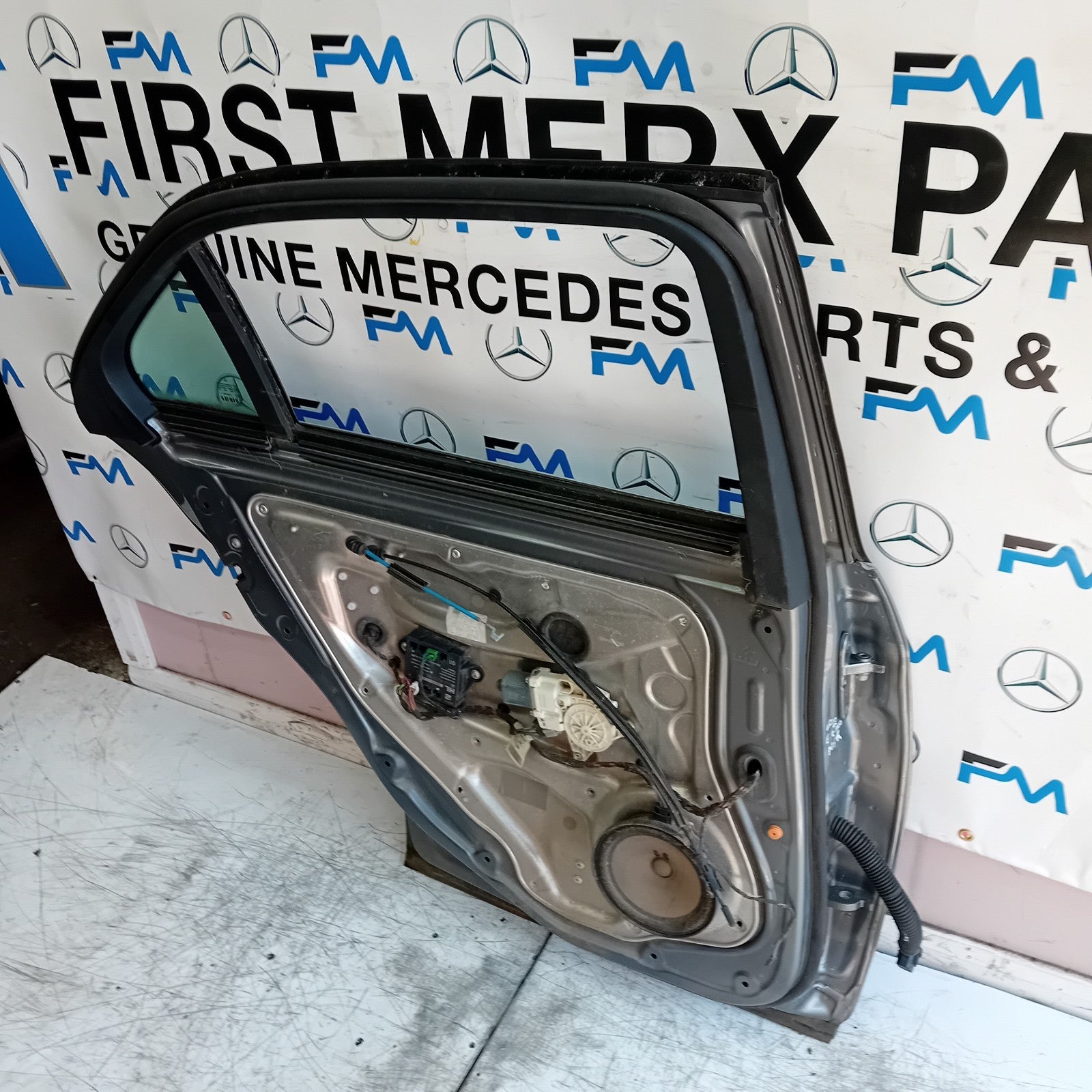 MERCEDES BENZ  E-CLASS W212 SLN PASSENGER REAR DOOR NSR SILVER 2013 FMD478