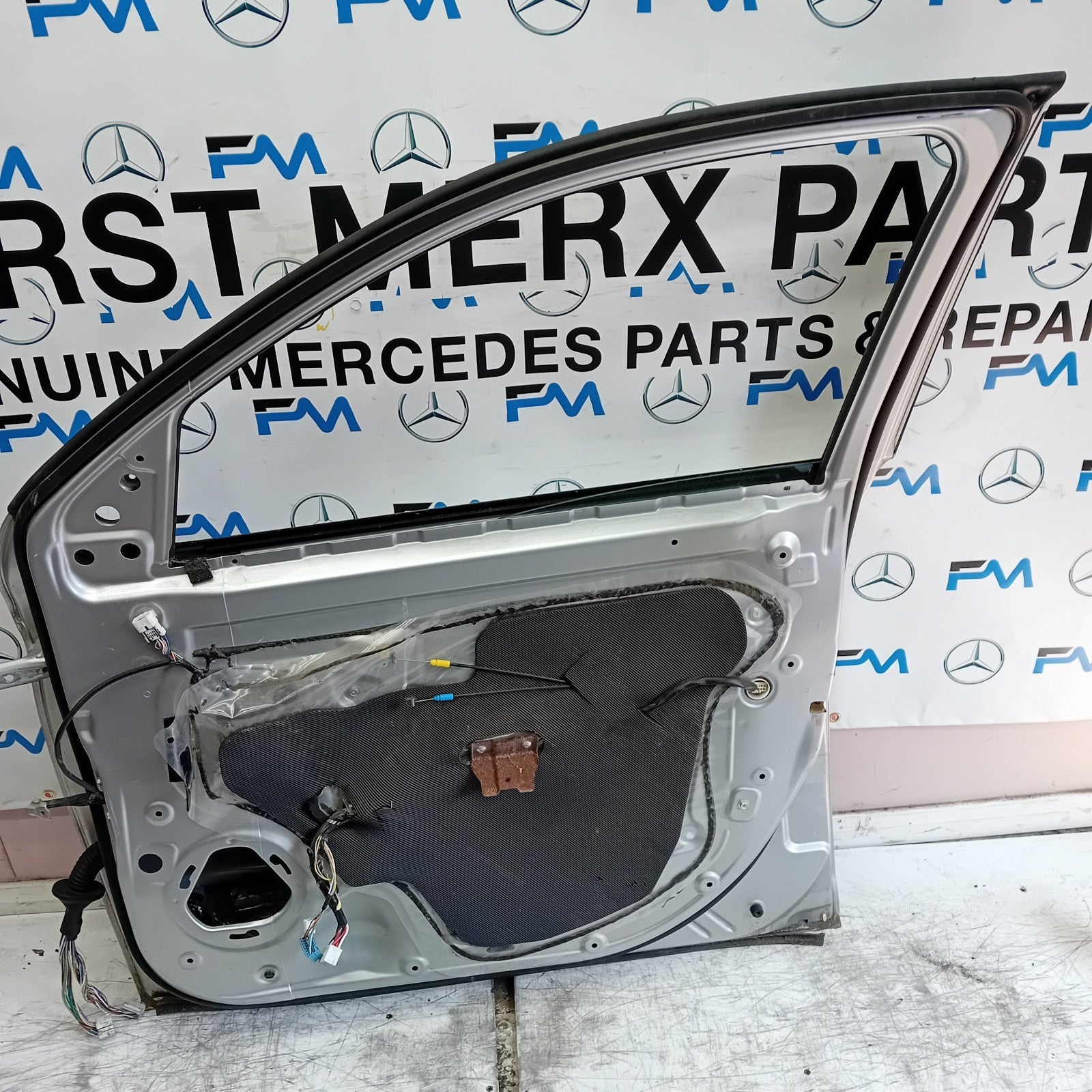 MITSUBISHI OUTLANDER MK3 DRIVER FRONT DOOR OSF SILVER 2013 FMD368