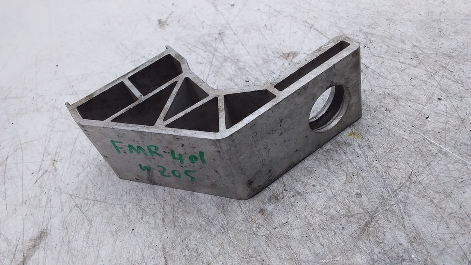 MERCEDES BENZ  C-CLASS  RADIATOR MOUNT BRACKET LEFT SIDE A2055013920 FMR401