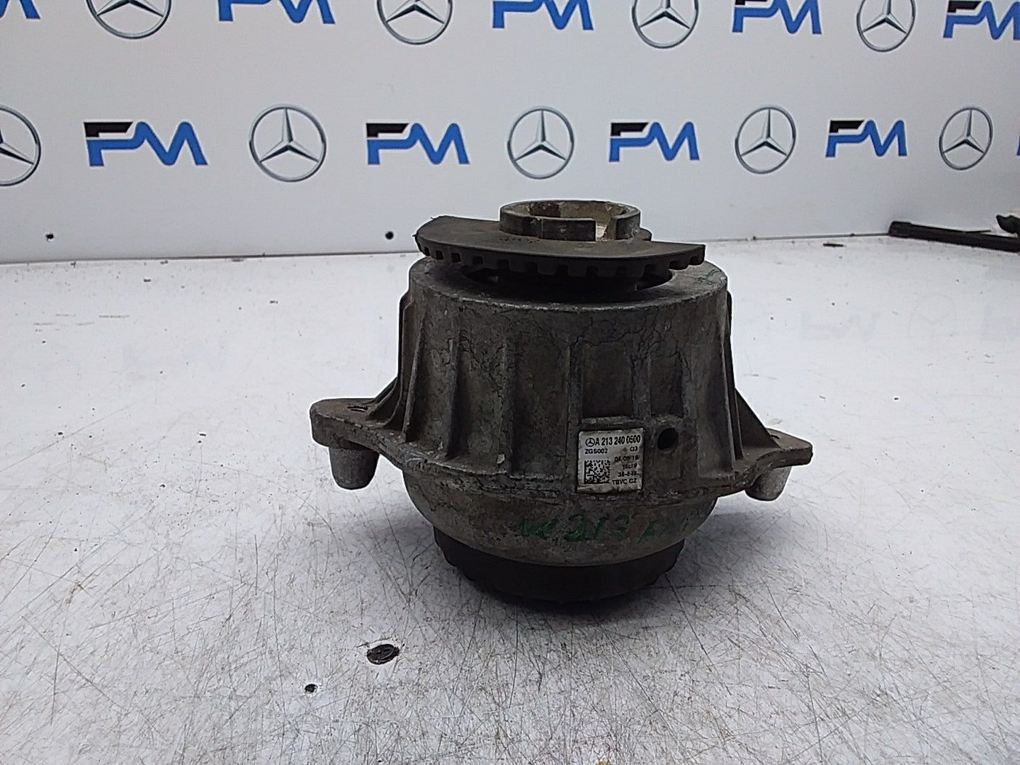 MERCEDES BENZ  E-CLASS  W213  ENGINE MOUNT LEFT NS A2132400500 FMR355