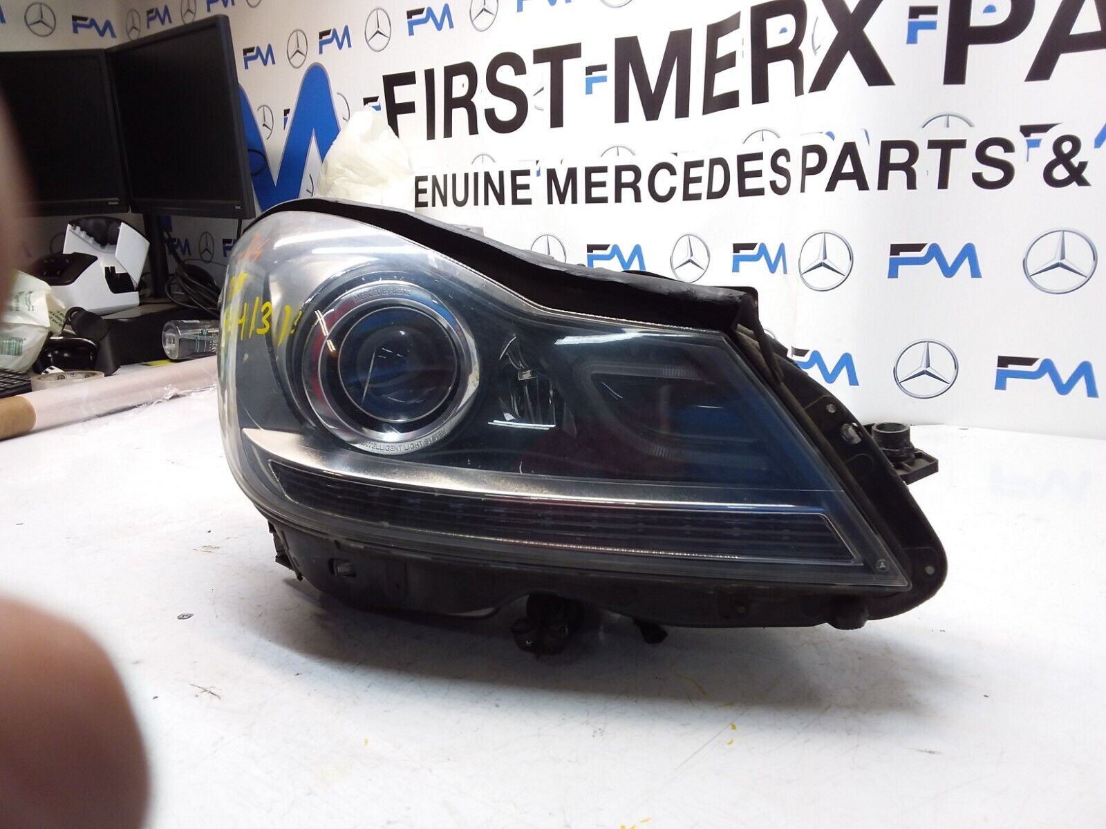 2011 MERCEDES C-CLASS W204 HEADLIGHT DRIVER OS A2048204639 FMH131 LED INTELLIGEN