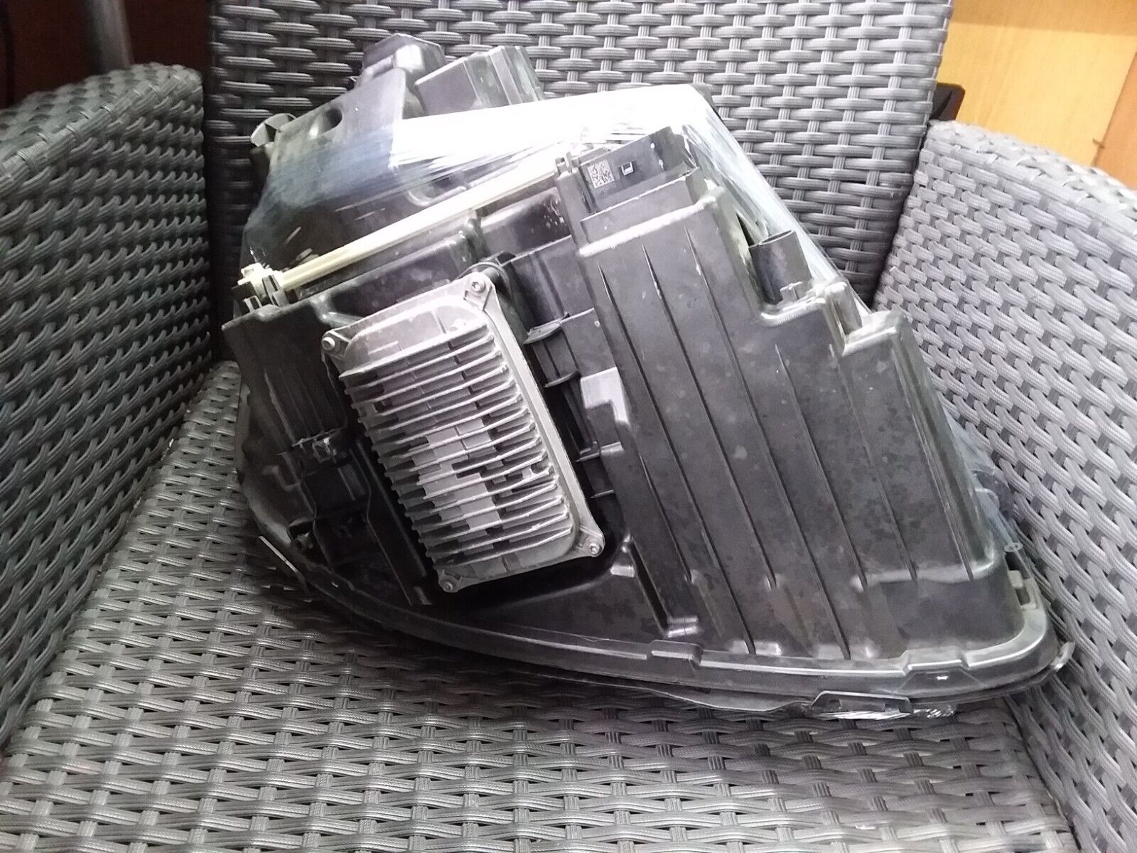 MERCEDES E CLASS W213 2016-2021 PASSENGER SIDE LED HEADLIGHT A2139064104 FM61