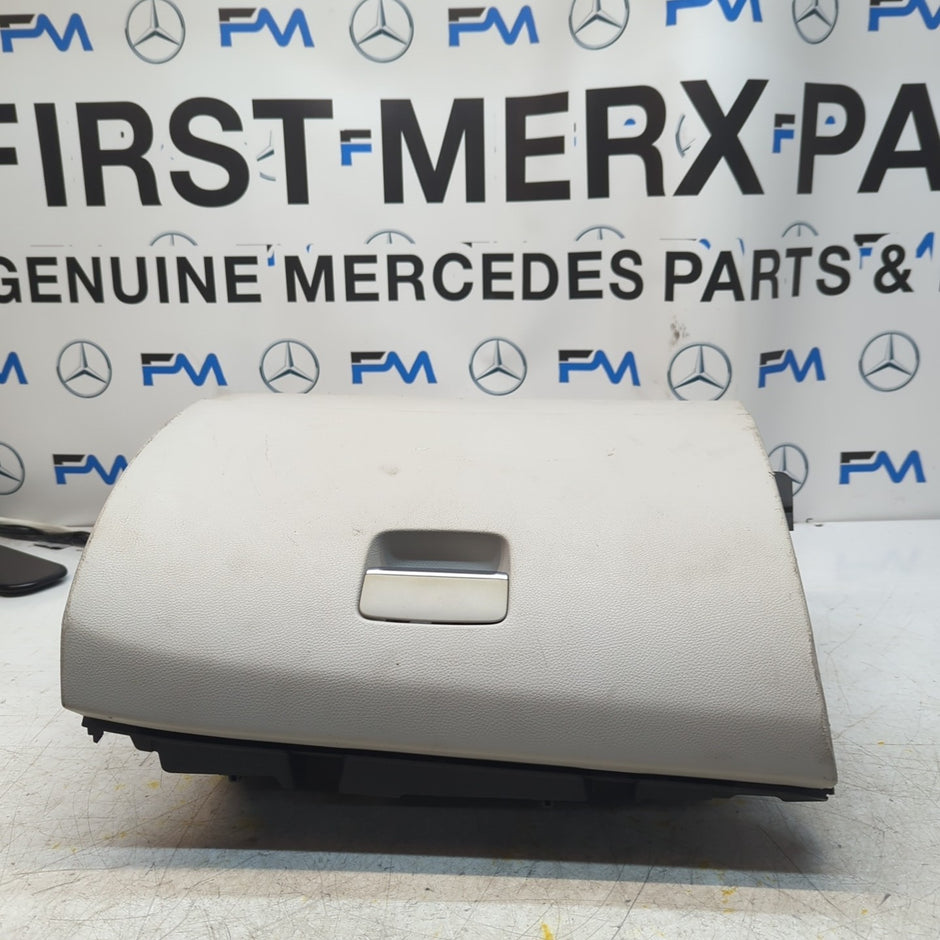 MERCEDES B-CLASS W246 DASHBOARD GLOVEBOX 2012 FM001437