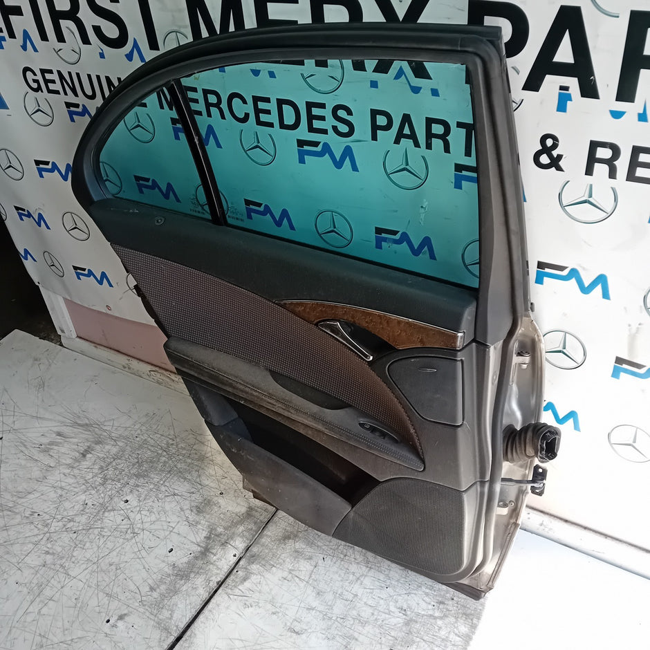 MERCEDES BENZ  E-CLASS W212 PASSENGER REAR DOOR NSR  2016 COMPLETE FMD485