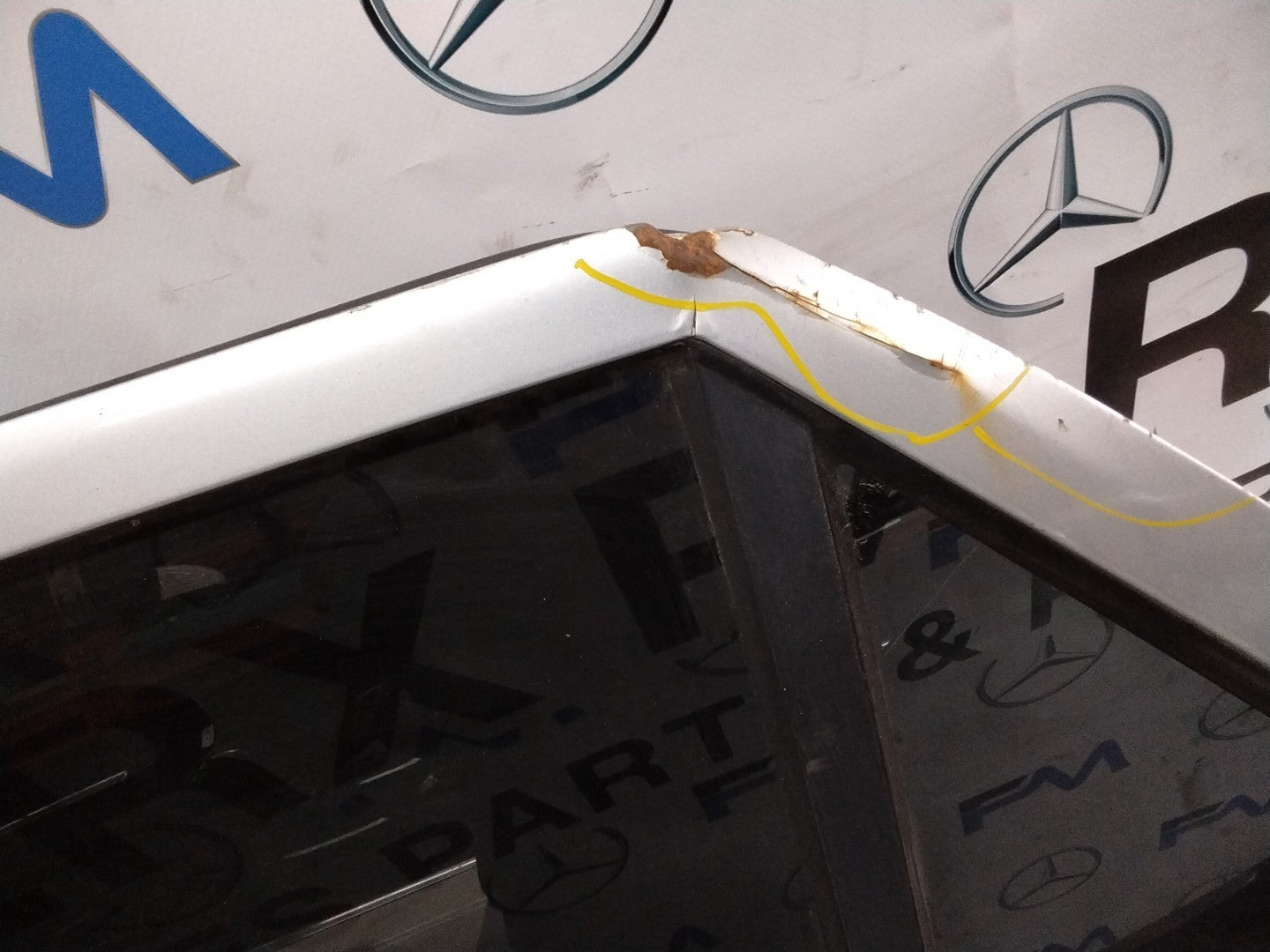 MERCEDES M-CLASS W164  PASSENGER REAR DOOR NSR GREY 2005-11 FMD565