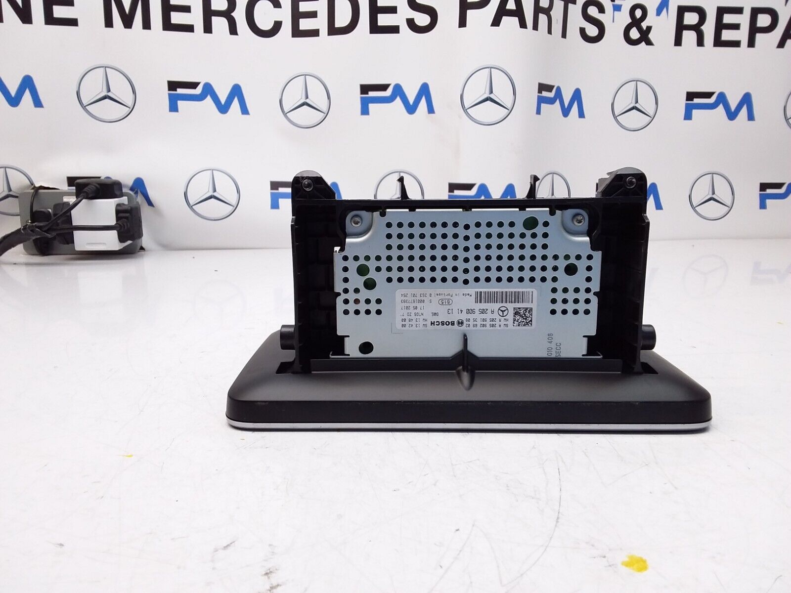 MERCEDES C-CLASS W205 2017 SAT NAV MULTIMEDIA SCREEN A2059004113 FM00672