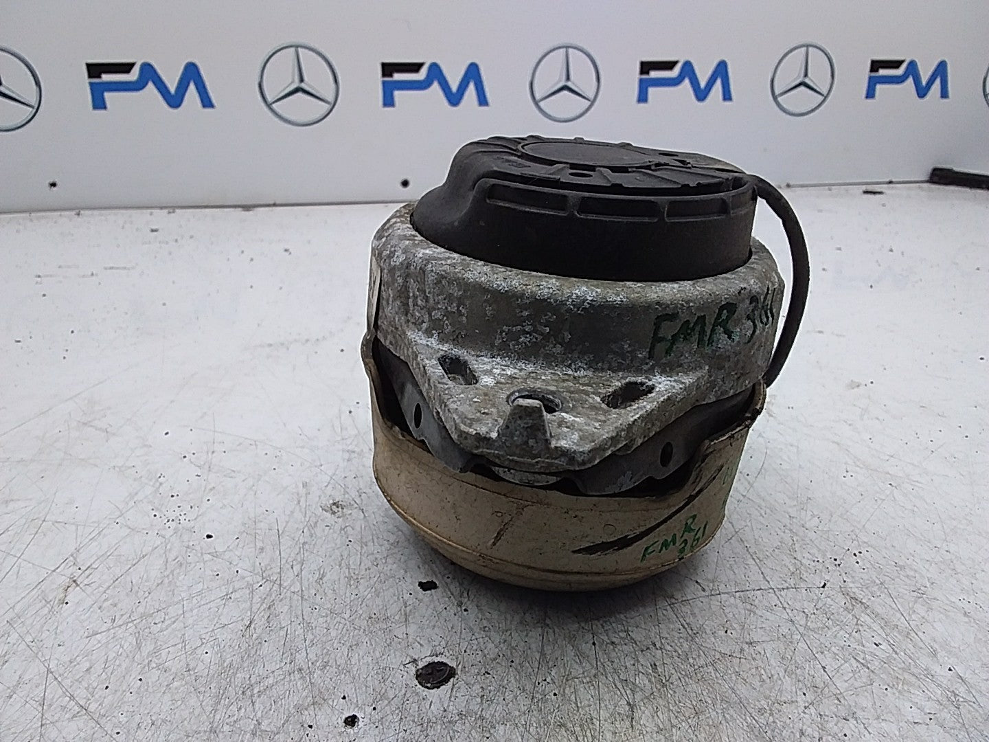 MERCEDES BENZ  GLE  W166  ENGINE MOUNT RIGHT OS A1662400400 FMR361