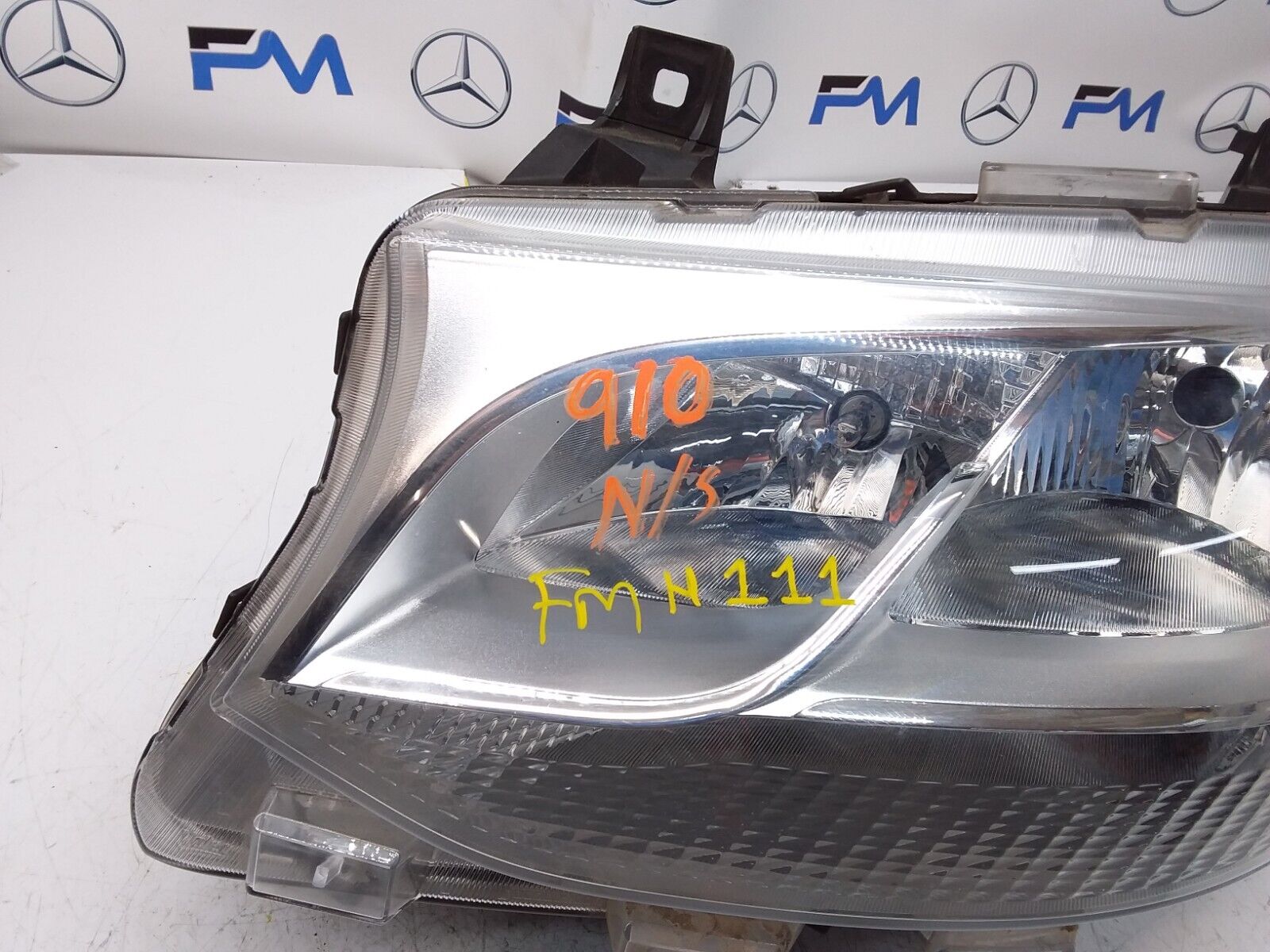 2018 MERCEDES VS30 W910 HEADLIGHT PASSENGER NS A9109060200 FMH111