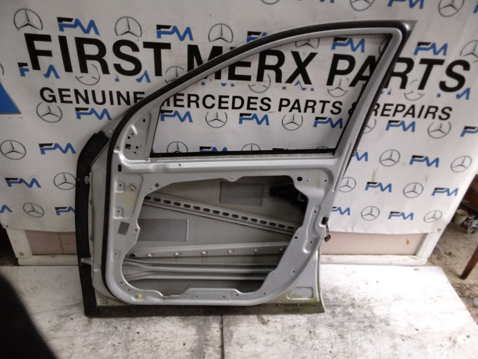 MERCEDES M-CLASS W164  DRIVER FRONT DOOR OSF SILVER 2005-11 FMD561