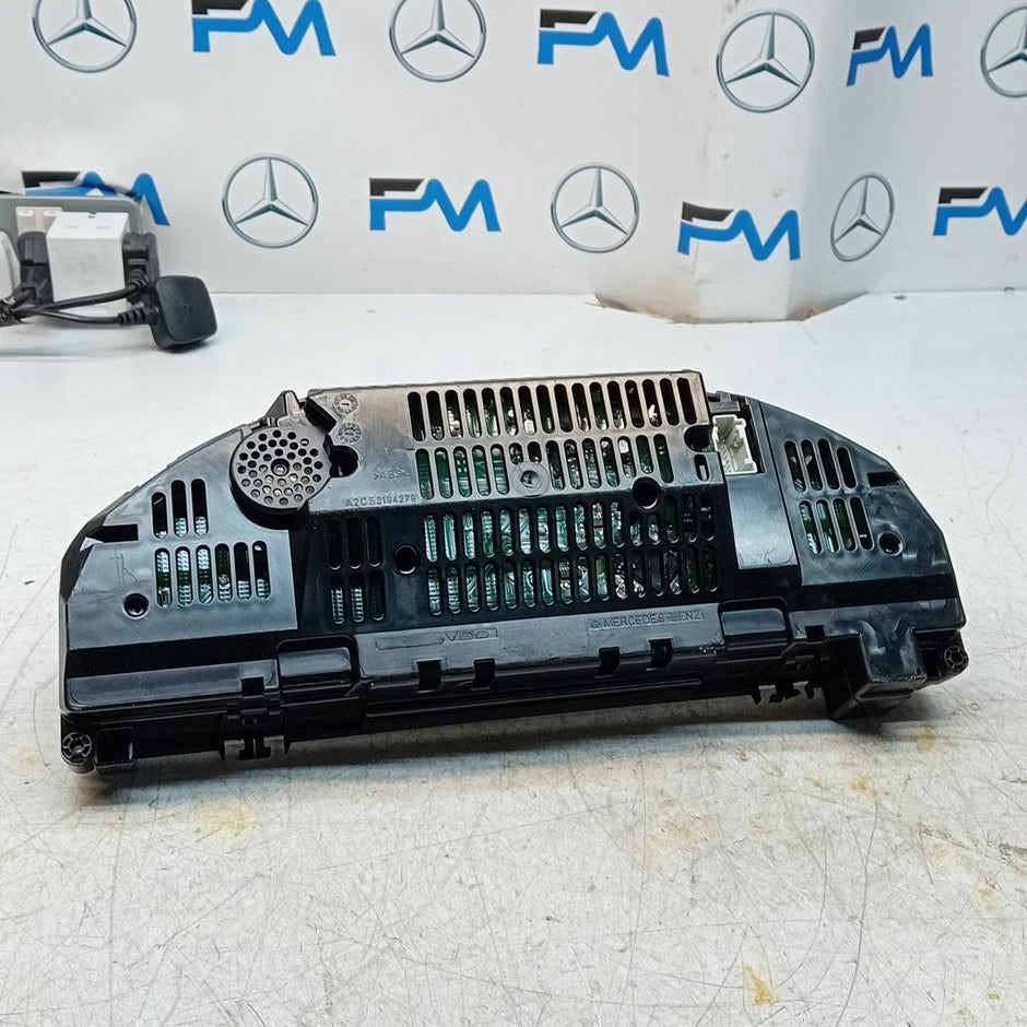 MERCEDES C-CLASS W204 SPEEDOMETER INSTRUMENT CLUSTER BLACK A2049004002 FM001559