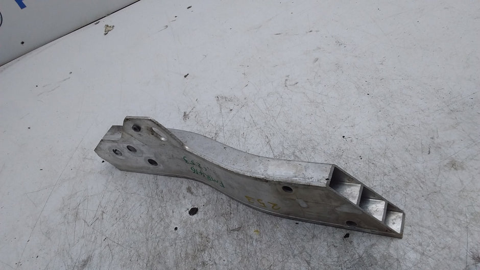 MERCEDES BENZ GLC X253 RADIATOR SUPPORT BRACKET RIGHT FMR416