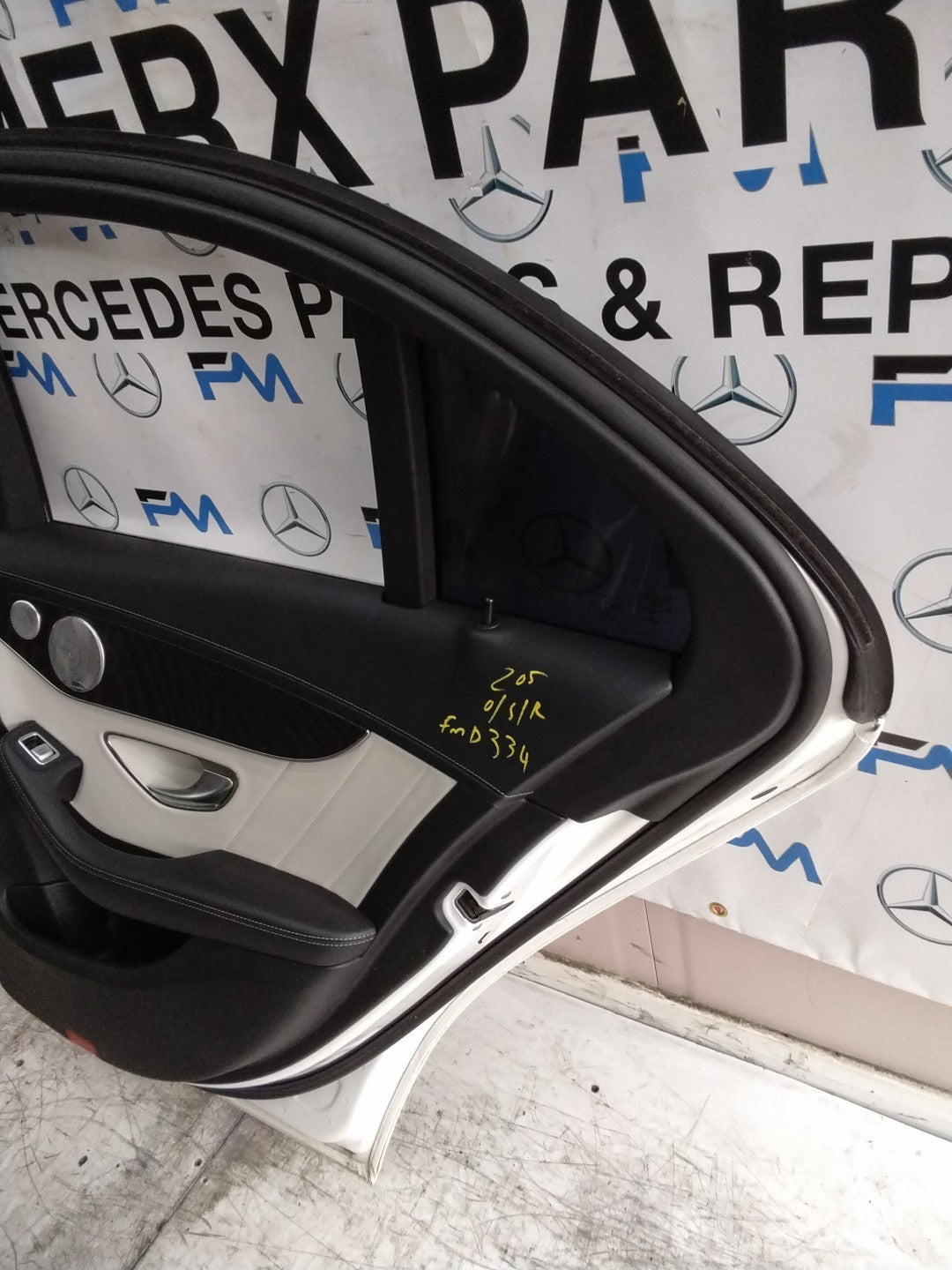 MERCEDES C-CLASS W205 SLN DRIVER REAR DOOR OSR WHITE 2014 ON COMPLETE FMD334