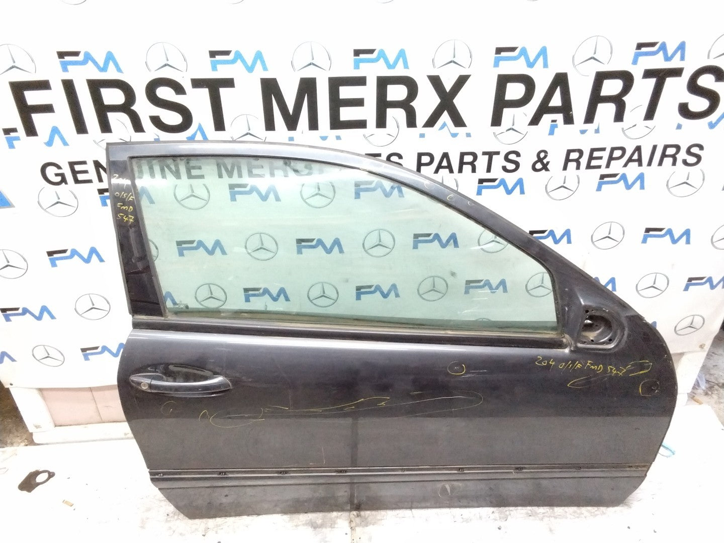 MERCEDES C-CLASS W204 SLN DRIVER FRONT DOOR OSF GREY 2008-14 COMPLETE FMD547
