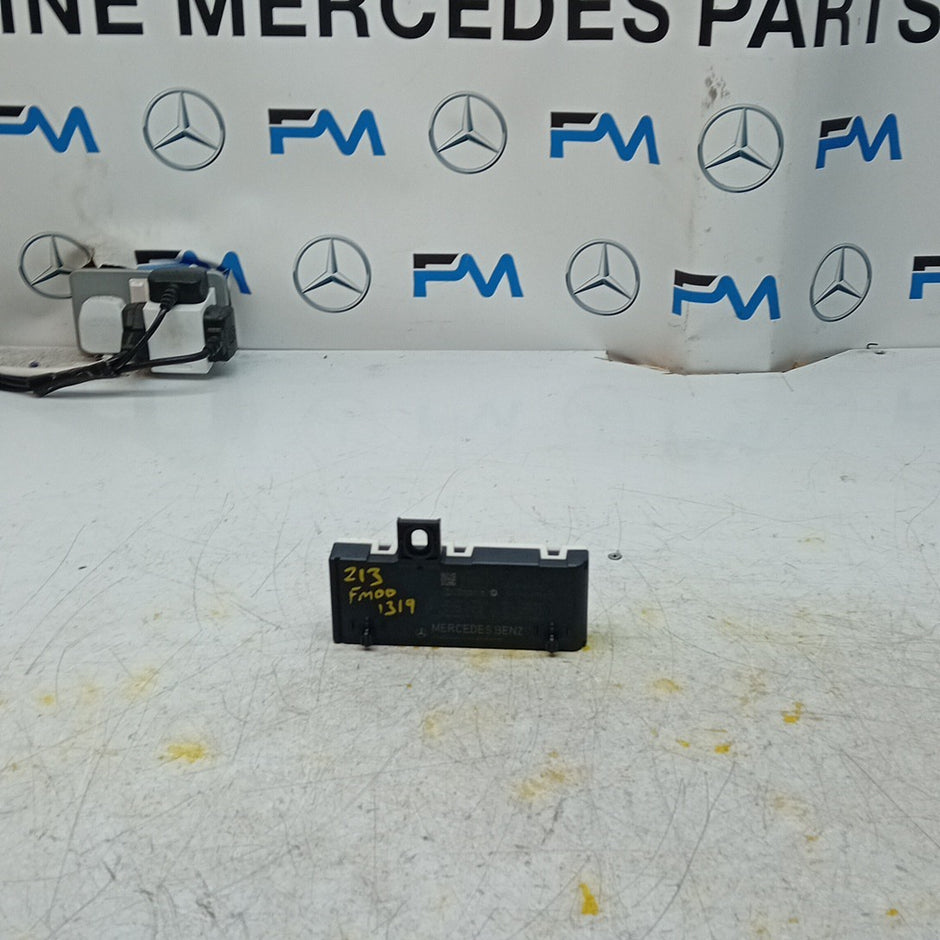 MERCEDES E-CLASS TAILGATE CONTROL MODULE W213 A2139004711 2016 ON FM001319