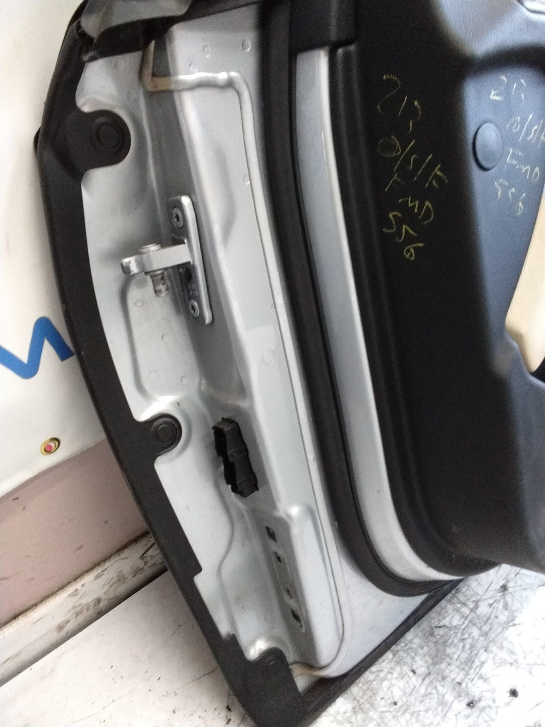 MERCEDES E-CLASS W213 SLN DRIVER FRONT DOOR OSF SILVER 2016-20 FMD556