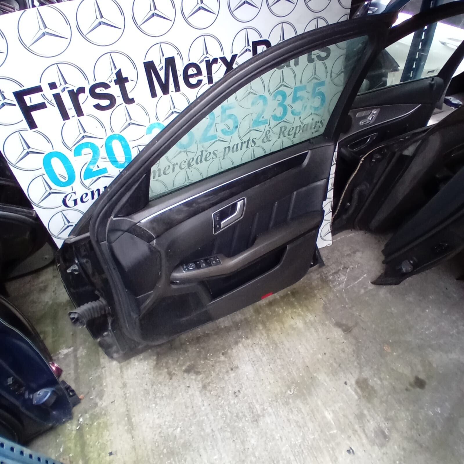 MERCEDES BENZ E-CLASS W212 DRIVER SIDE FRONT DOOR ( OFF SIDE FRONT )