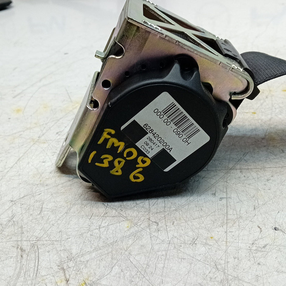 MERCEDES E-CLASS W213 CENTRE SIDE SEAT BELT BLACK A2138601385 2016 FM001386