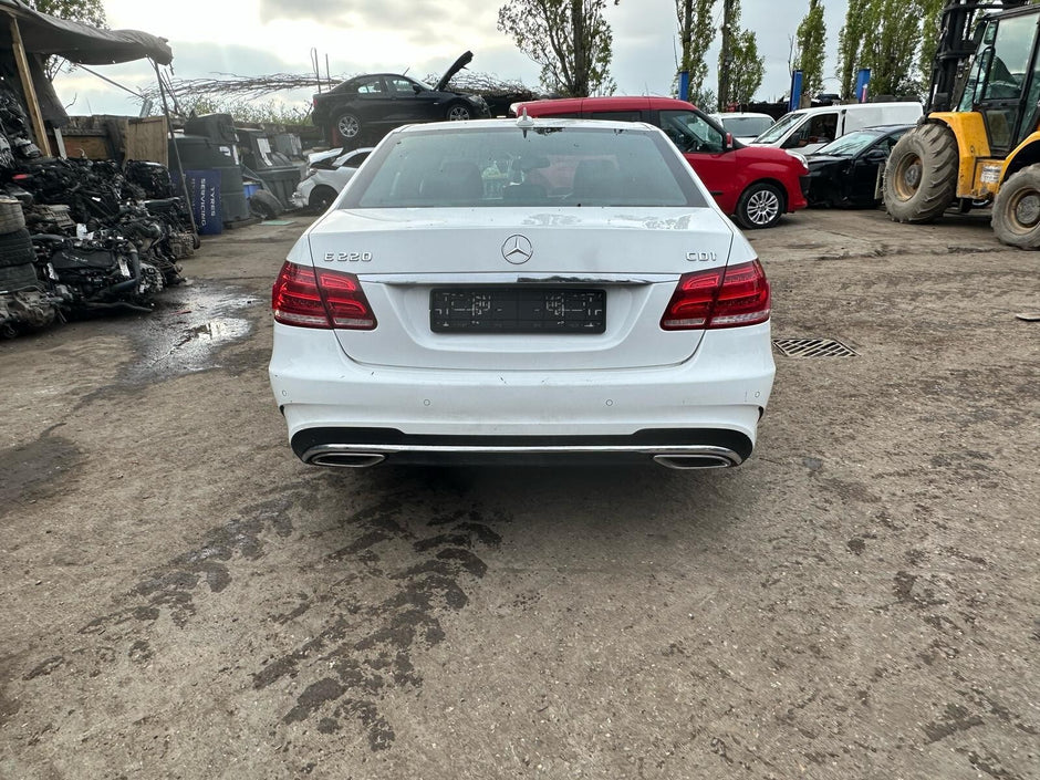 MERCEDES BENZ E-CLASS W212 BREAKING / AIR BAGS ( STEERING WHEEL, KNEE, ROOF )