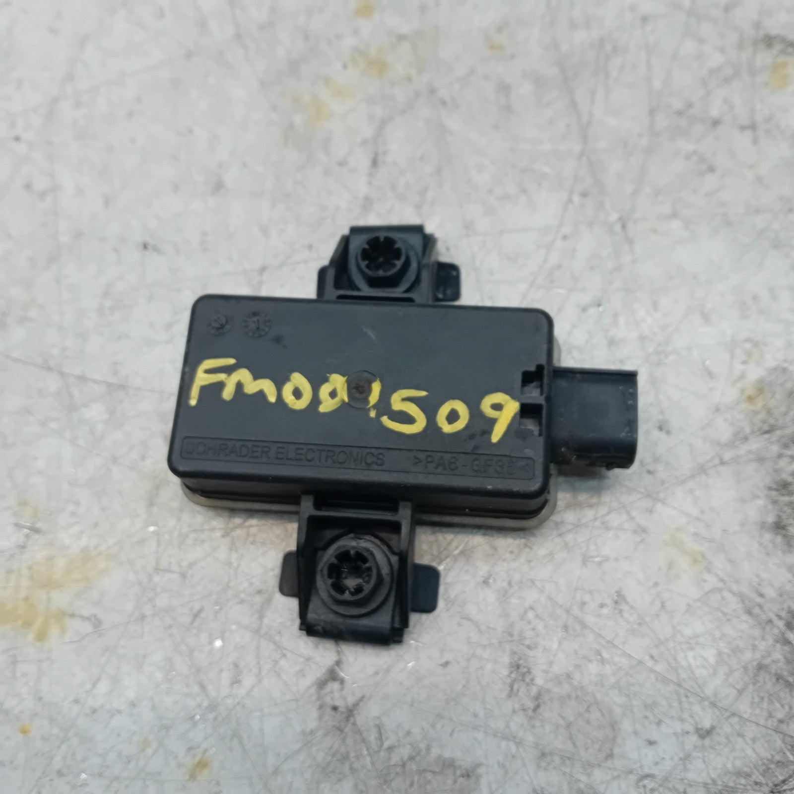 MERCEDES BENZ  E-CLASS W213 TYRE PRESSURE MONITORING SENSOR A0009003713 FM001509