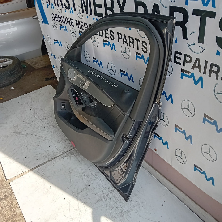 MERCEDES BENZ  C-CLASS W2O5 DRIVER SIDE FRONT DOOR O/S/F COMPLETE GREY FMD107