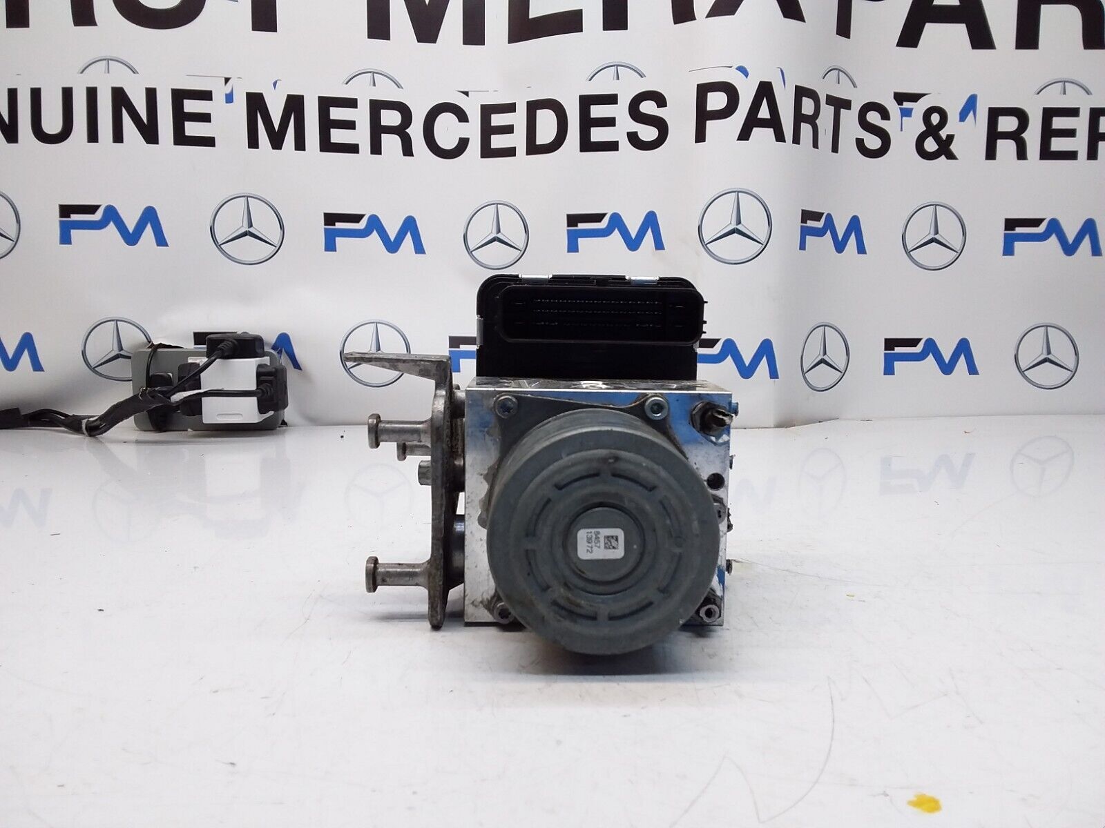 MERCEDES C-CLASS W205 ABS PUMP MODULE CONTROL UNIT A2539011600 FM00430