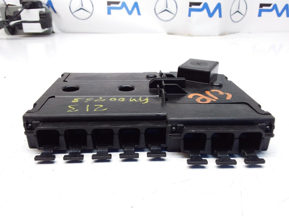 Mercedes E-Class W213 Front Inboard Fuxebox Module Unit A2135406200 FM00363