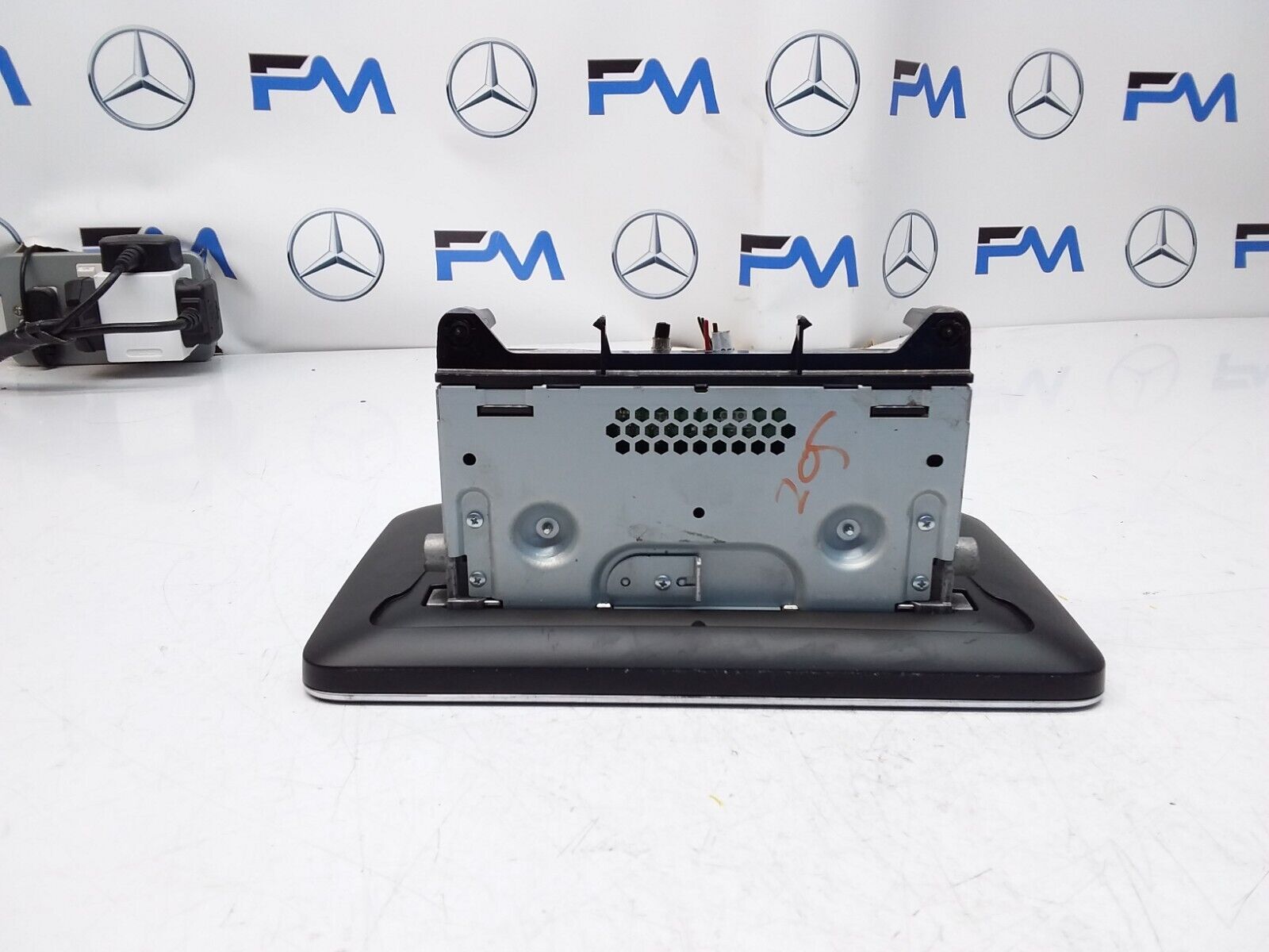 MERCEDES C-CLASS W205 2016 SAT NAV MULTIMEDIA SCREEN A2059002211 FM00661