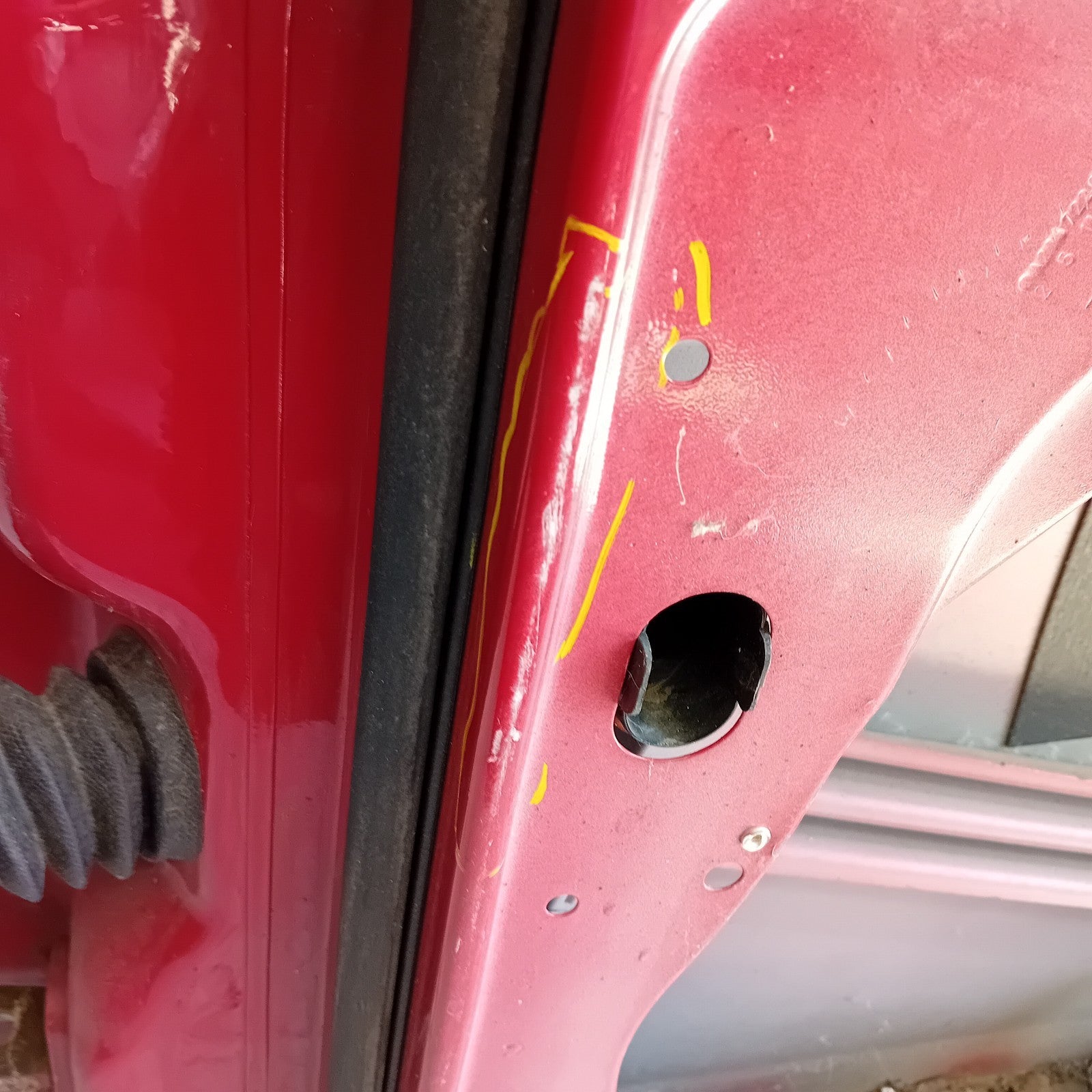 MERCEDES C-CLASS W204 SLN DRIVER FRONT DOOR OSF RED 2008-14 FMD456