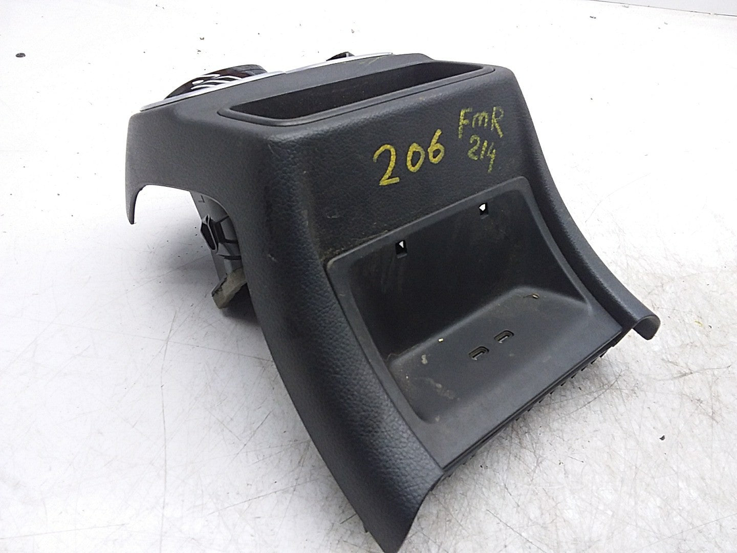 MERCEDES C-CLASS W206 REAR CENTRE AIR VENTS DAMAGED A2066806500 FMR214