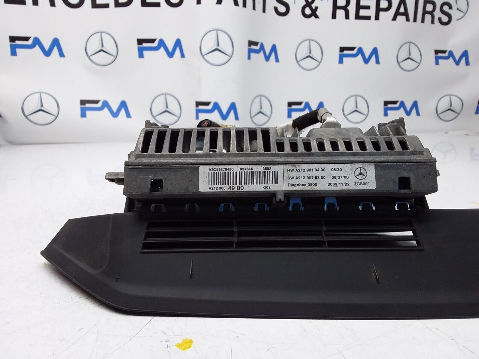 MERCEDES E-CLASS W212 2009 SAT NAV MULTIMEDIA SCREEN A2129004900 FM00699