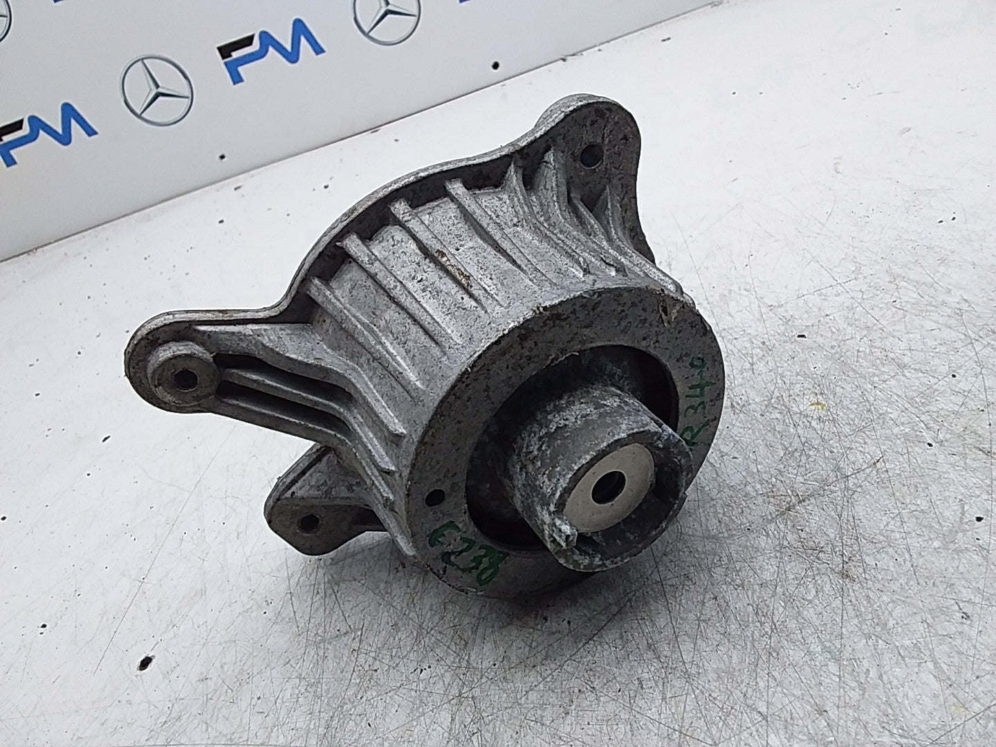 MERCEDES BENZ  E-CLASS COUPE C238  ENGINE MOUNT RIGHT OS A2382400300 FMR340