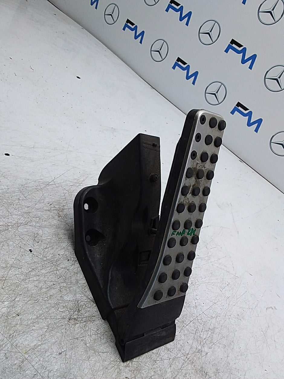 MERCEDES C-CLASS W205 ACCELERATOR THROTTLE GAS PEDAL A2053000104 FMR286