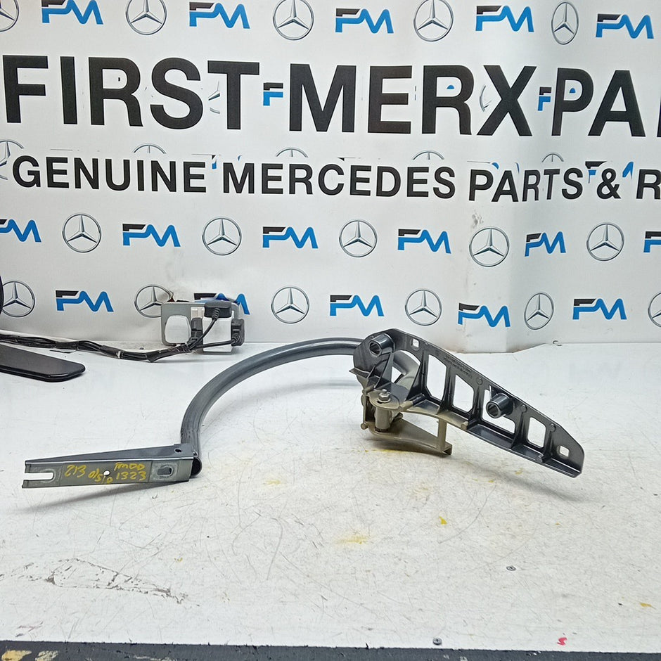 MERCEDES BENZ E-CLASS W213 TAILGATE DRIVER SIDE OS HINGES A2137500428 FM001323