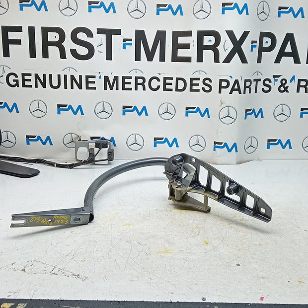 MERCEDES BENZ E-CLASS W213 TAILGATE DRIVER SIDE OS HINGES A2137500428 FM001323