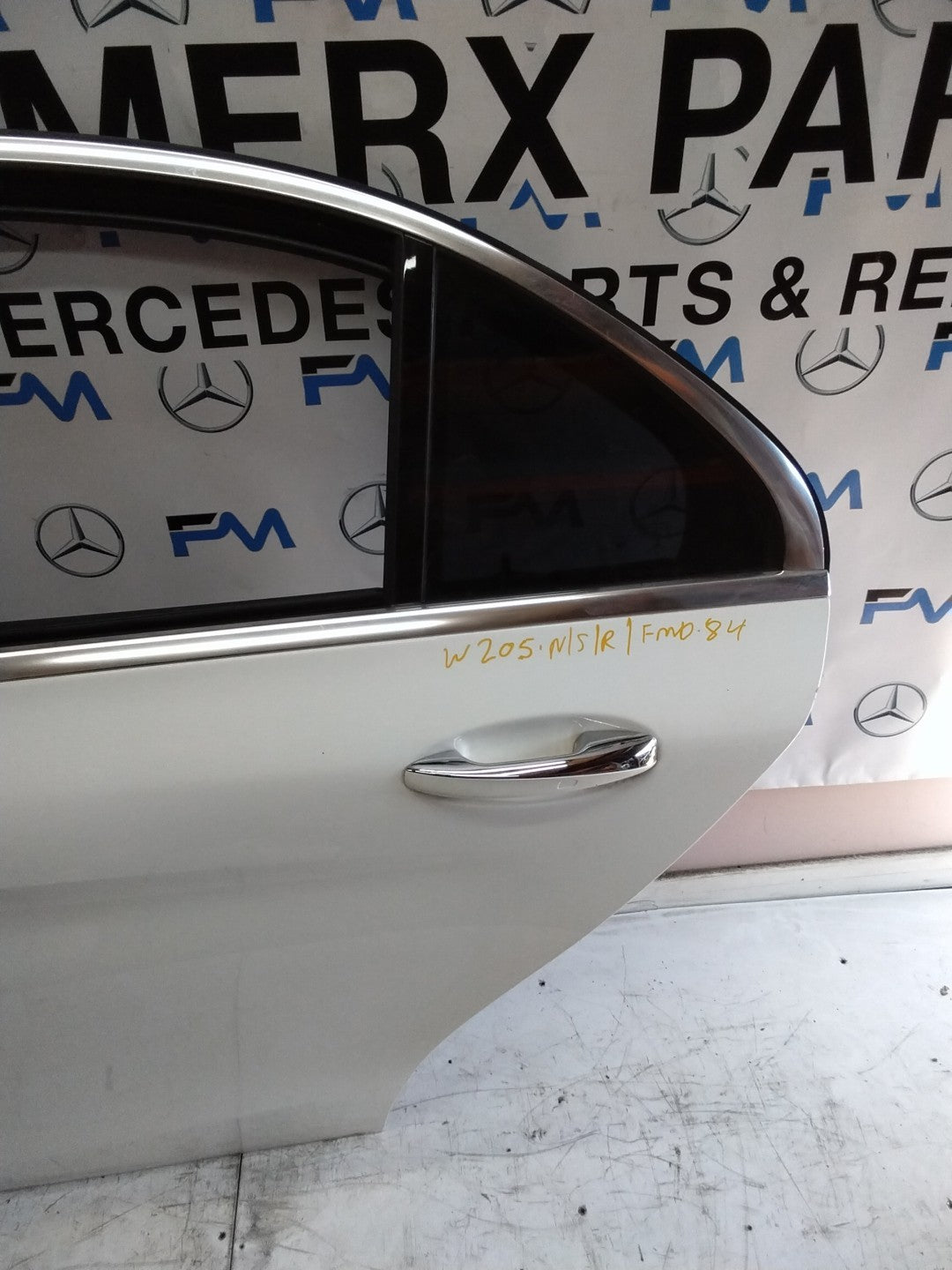 MERCEDES BENZ C-CLASS W205 PASSENGER SIDE REAR DOOR N/S/R COMPLETE WHITE FMD84